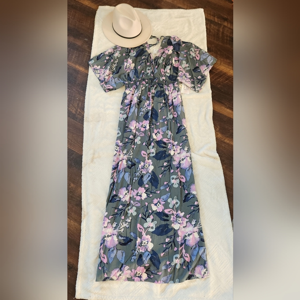 NWT Jessica Simpson Floral maternity dress